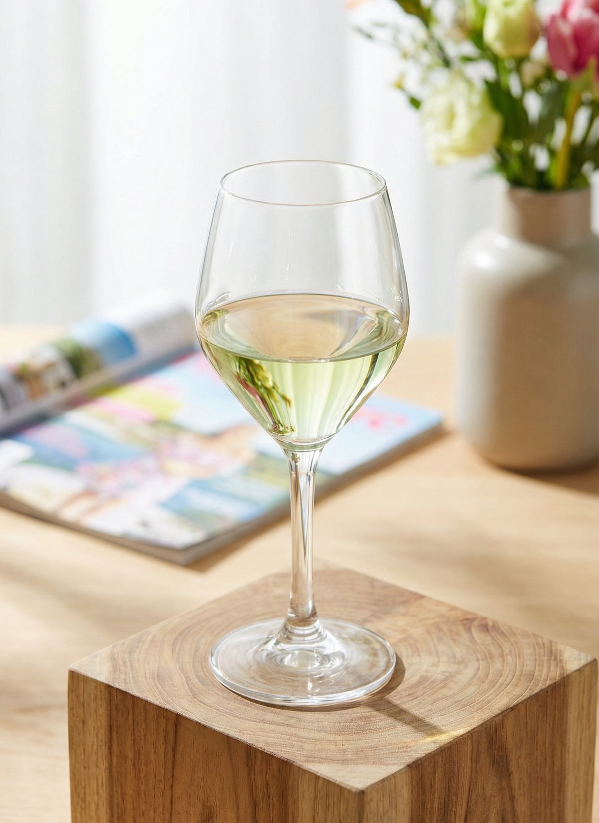 Ella Cam Beyaz Şarap Kadehi