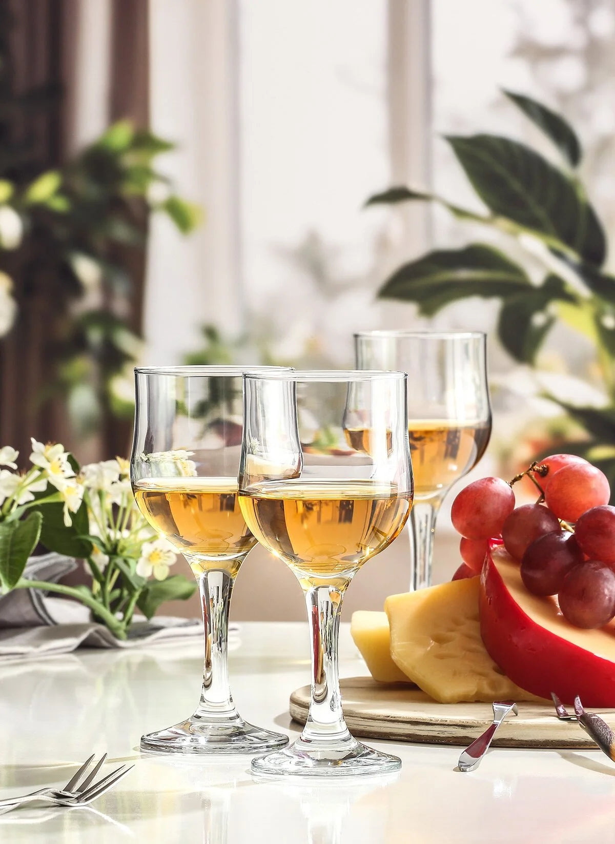 Nevakar Cam Kırmızı Şarap Kadehi